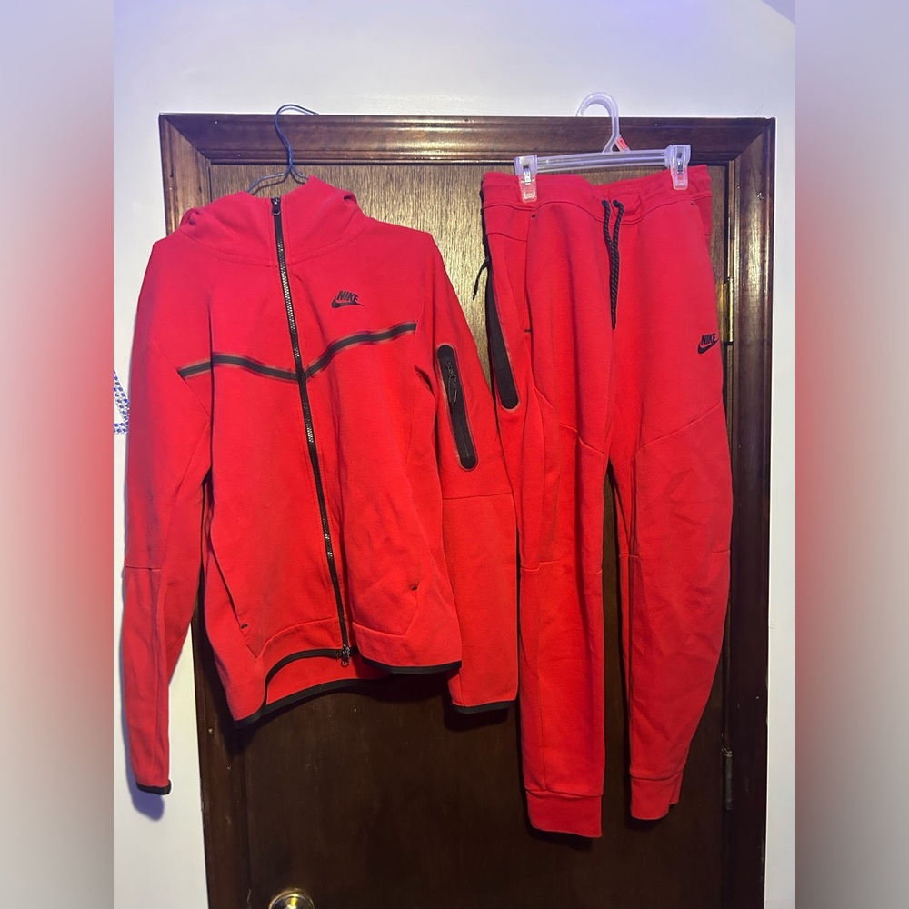 Red Nike Tech Fleece sz men’s sm